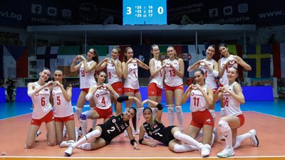 U18 Milliler, İspanya'ya set vermedi!