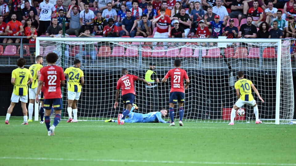 Fener uzatmada yıkıldı!