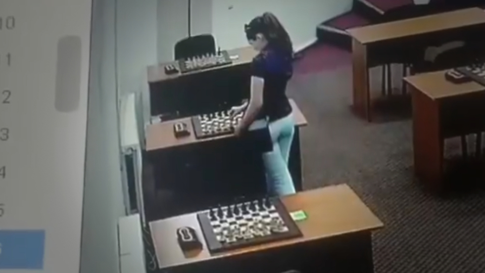 Rus satranççı rakibini zehirledi, men edildi!