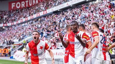 Slavia Prag, evinde avantajı aldı!