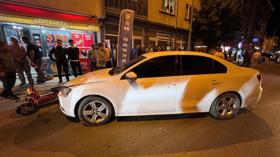 Otomobil ile motosiklet çarpıştı: 2 yaralı