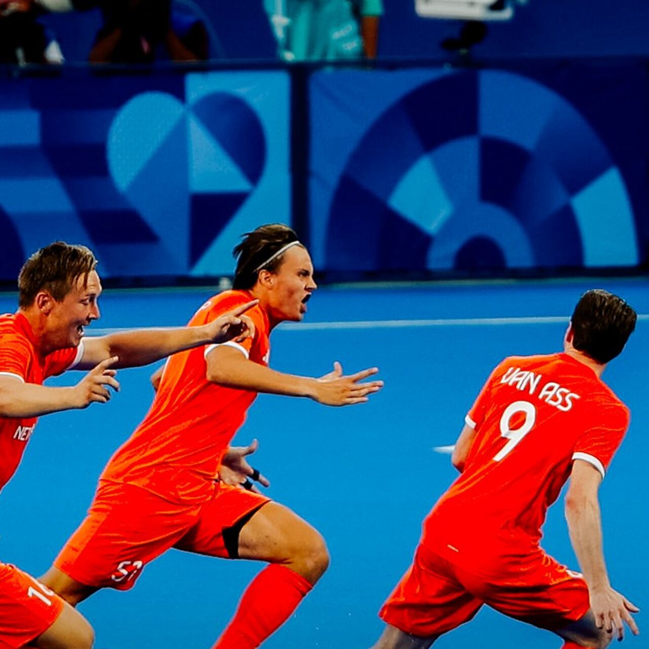 Hollanda, hokeyde altın madalyayı kaptı!