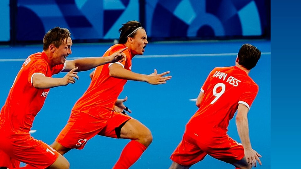 Hollanda, hokeyde altın madalyayı kaptı!