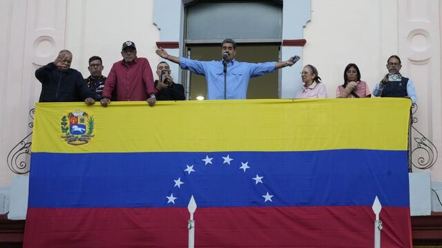 Maduro'dan X'in 10 günlüğüne kapatılması talimatı