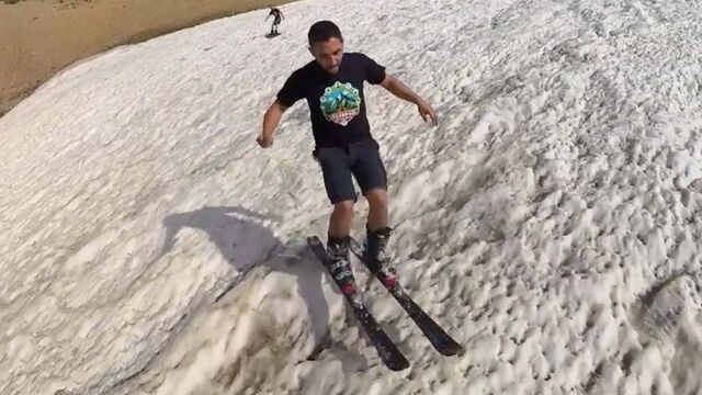 Ağustosta kayak ve snowboard