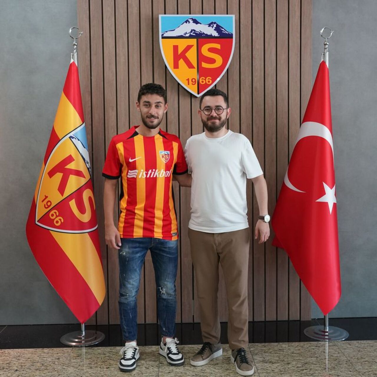 Kartal Kayra Yılmaz resmen Kayserispor'da!