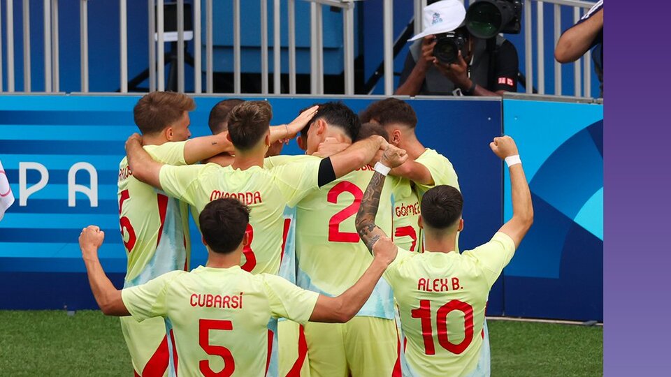 İspanya, futbolda şampiyonluğa ulaştı!