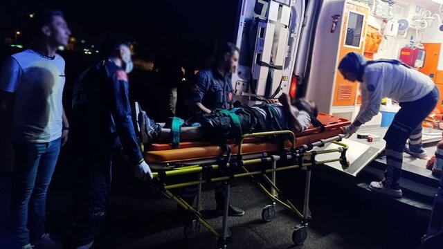 Diyarbakır'da motosiklet devrildi: 2 yaralı