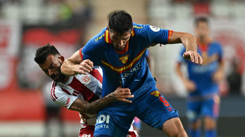 Antalya'da sessiz açılış