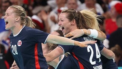 Kadınlar hentbolda altın Norveç'in