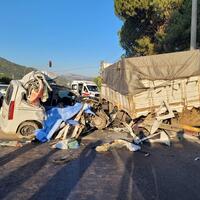  Manisa'da düğün dönüşü korkunç kaza: Aynı aileden 4 ölü, 3 ağır yaralı