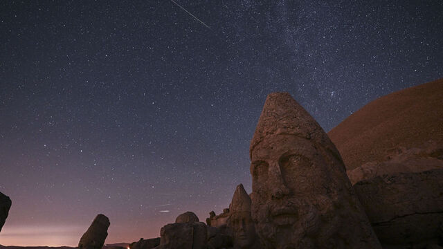 'Perseid meteor yağmuru' gökyüzünde görsel şölen sundu