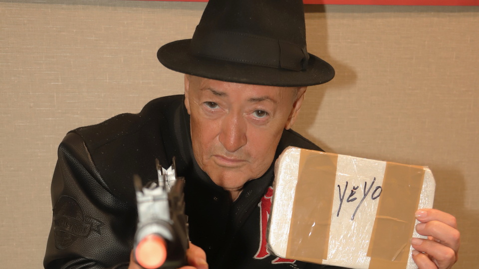 Yatağında ölü bulundu