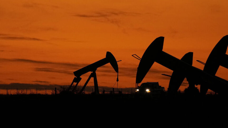 Küresel petrol arzı temmuzda günlük 230 bin varil arttı