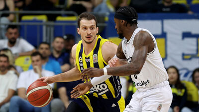 Emre Ekşioğlu 2 yıl daha F.Bahçe'de