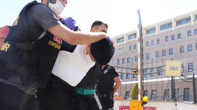 Eskişehir'deki bıçaklı dehşet: 5 kişiyi yaralayan 18 yaşındaki saldırgan tutuklandı