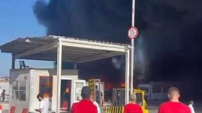 Esenyurt'ta iş yerinde yangın!