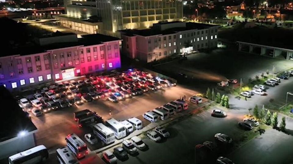 Ruhsatsız silah ve tefeci operasyonu: 34 gözaltı