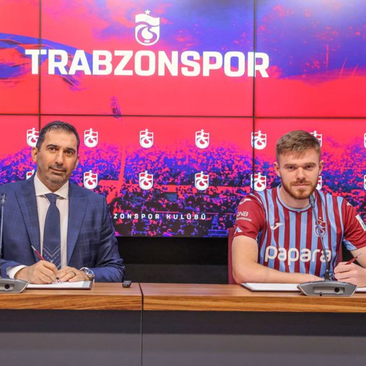 Trabzonspor'dan Batagov için imza töreni