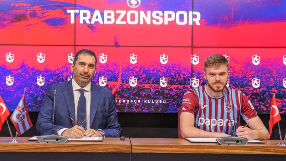 Trabzonspor'dan Batagov için imza töreni