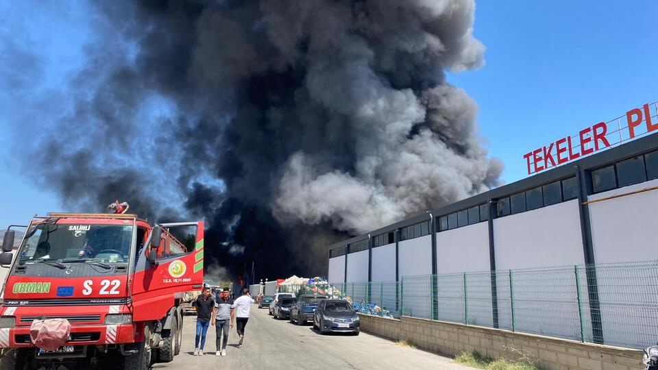 Manisa'da üzüm işleme tesisinde yangın
