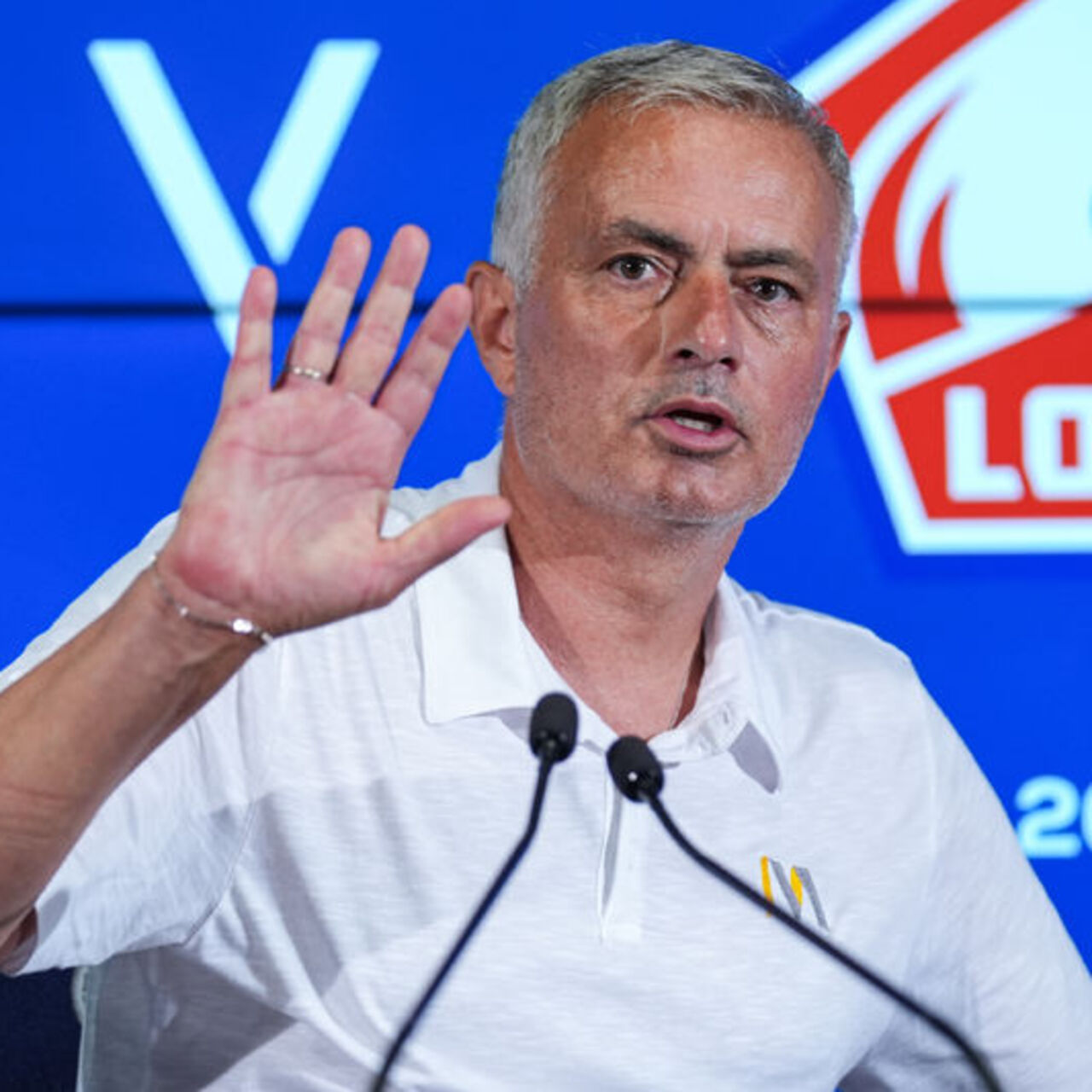 Fenerbahçe'den Mourinho açıklaması!