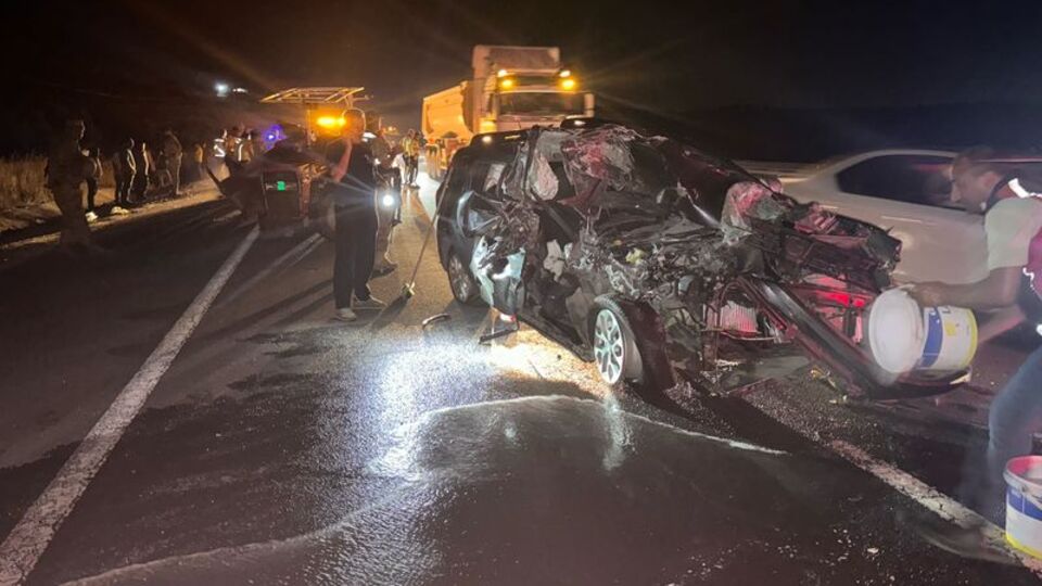 Mardin'de trafik kazası: 2 ölü, 3 yaralı