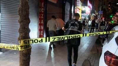 Eşi tarafından sokak ortasında bıçaklanan kadın öldü