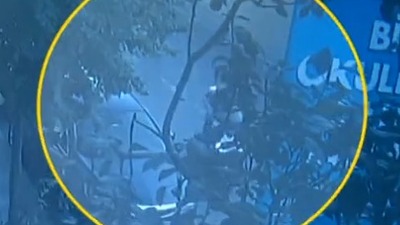 Bu kadarına pes! Çekiciyle saldırdı!