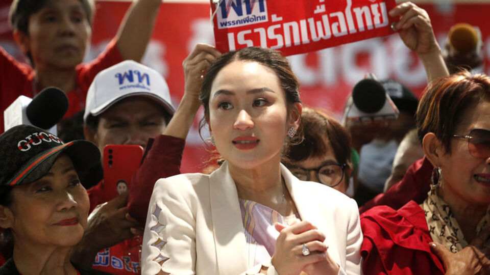Tayland'da eski başbakanın kızı başbakan seçildi