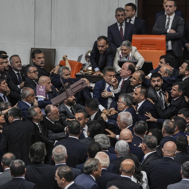 Özel, Kurtulmuş ile görüştü