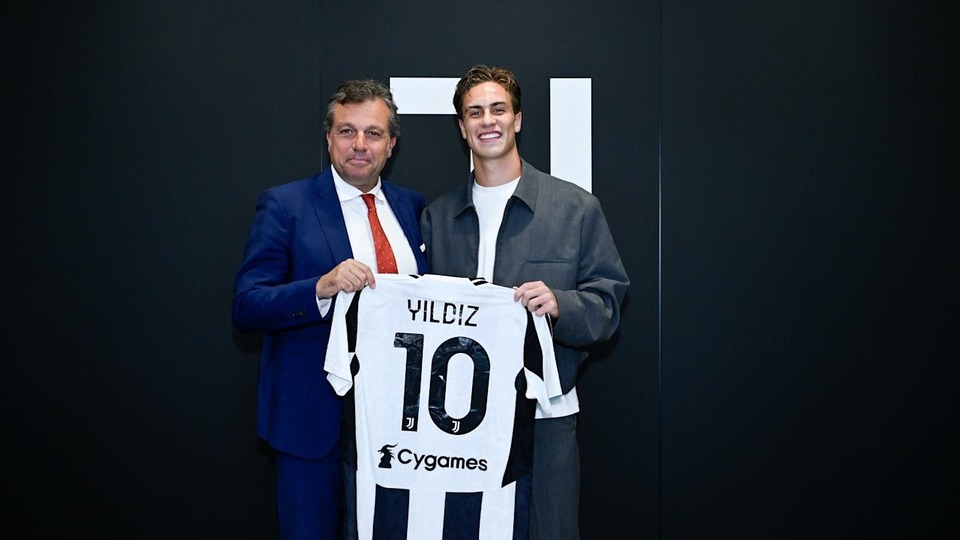 Juventus, Kenan Yıldız'la uzattı!
