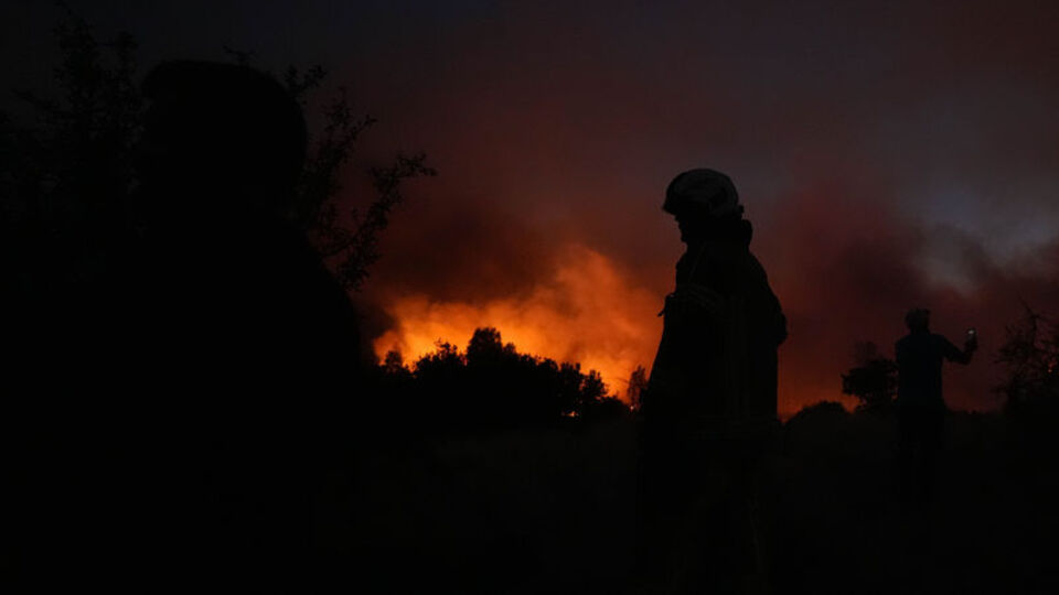 İzmir'de alevler evlere sıçradı!