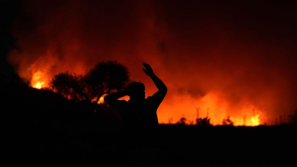 İzmir yangınına müdahale devam ediyor!