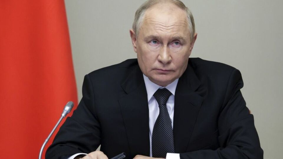 Putin, Azerbaycan'a geldi