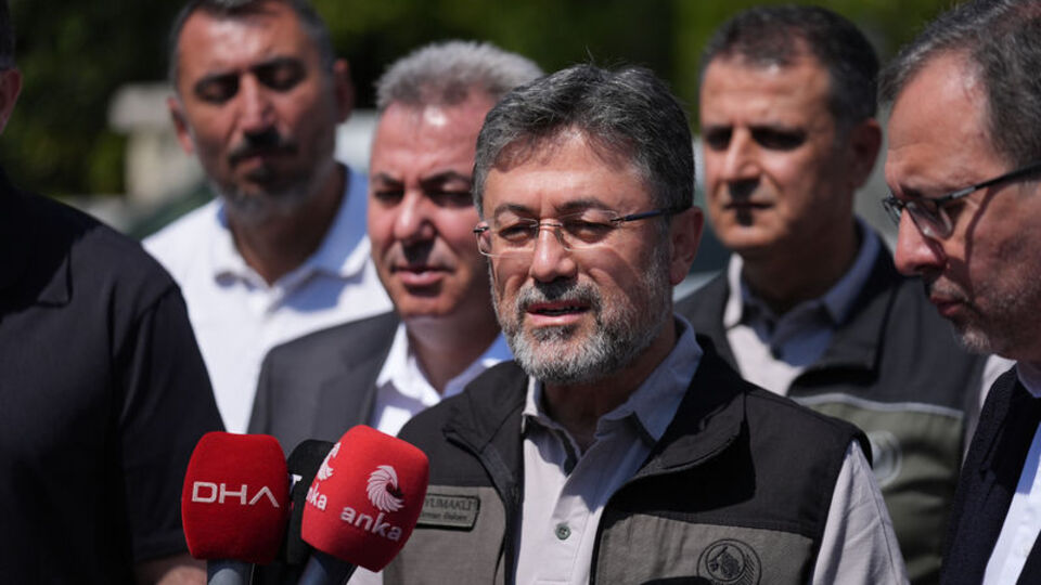 Bakan Yumaklı: Endişeye sevk edecek herhangi bir yangınımız yok