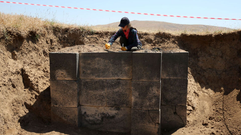 Urartu kalesinde yeni buluntular