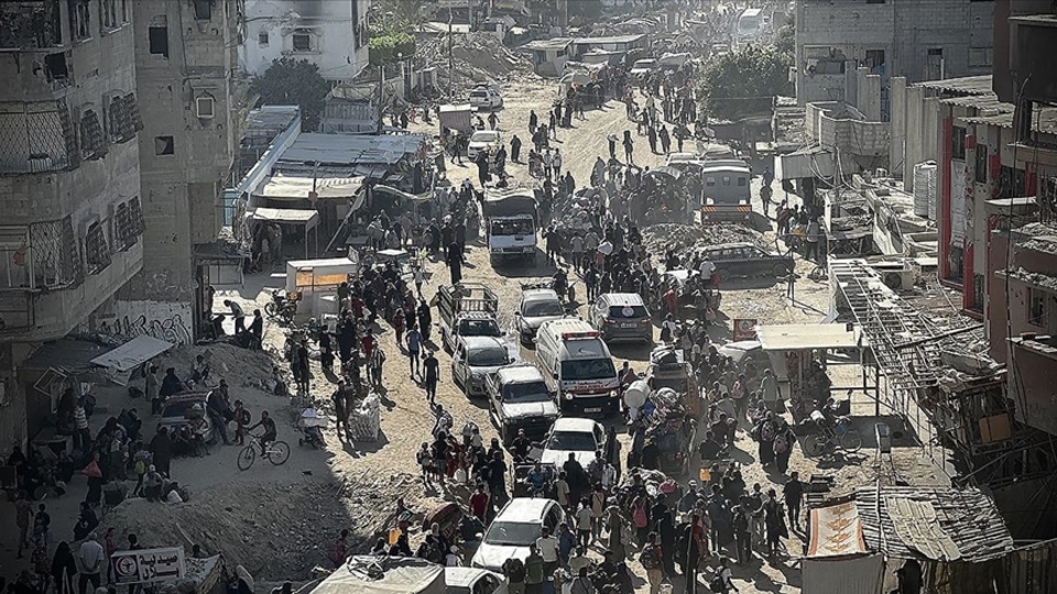 İsrail 'güvenli bölge' ilan ettiği yere saldırdı