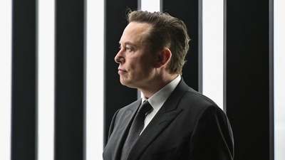 Musk: Bu yolun sonu ekmek kuyrukları