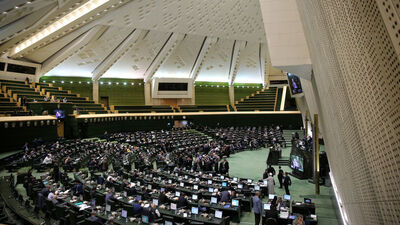 İran'da kabine güvenoyu aldı