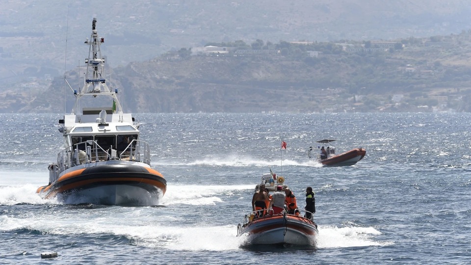 İtalya'da batan yatta ölü sayısı 6'ya çıktı