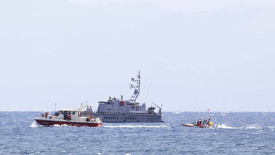 İtalya'da batan lüks yatta can kaybı 6'ya yükseldi