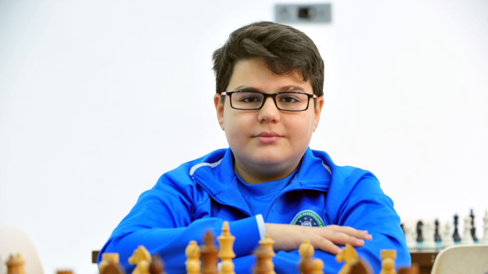 13 yaşında 'büyükusta' oldu!