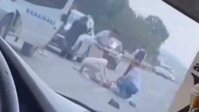 Minibüse arkadan çarpan motosikletli öldü