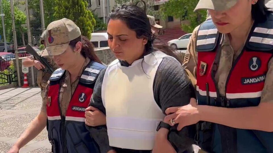 Güvercin kulübesinde kürekle kocasını öldürdü!