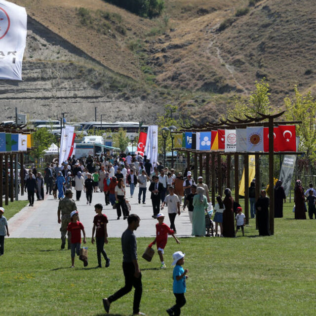 Malazgirt Zaferi kutlamaları Ahlat'ta başladı