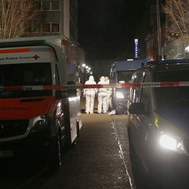 Almanya'da bıçaklı saldırı: 3 ölü