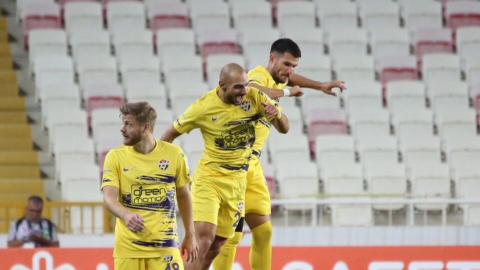 Eyüpspor, Sivas'ta tek attı üç aldı!