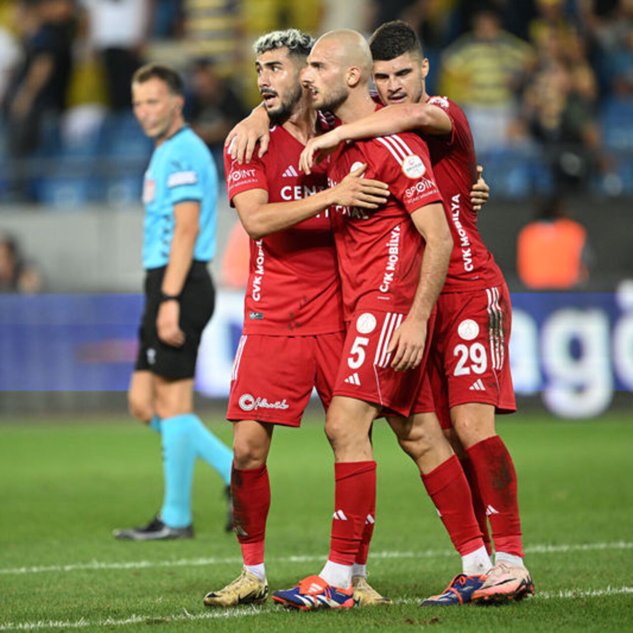 Ümraniyespor, Ankara'da istediğini aldı!