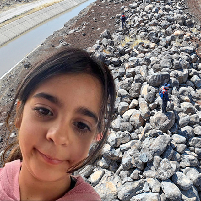 Kayıp Narin'i arama çalışmalarında son durum: Evin yakınındaki kayalıklarda kan lekeleri bulundu